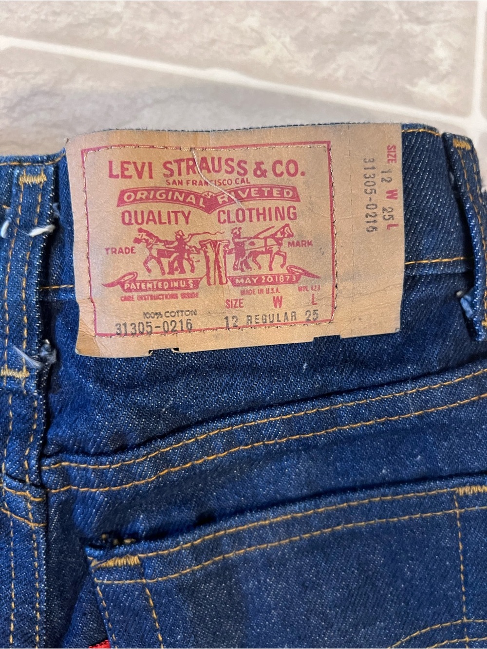 VTG 1983 Levi’s 31305 Red Tab Jeans Made In USA Paper Tag 12 Regular 25 - Picture 3 of 11